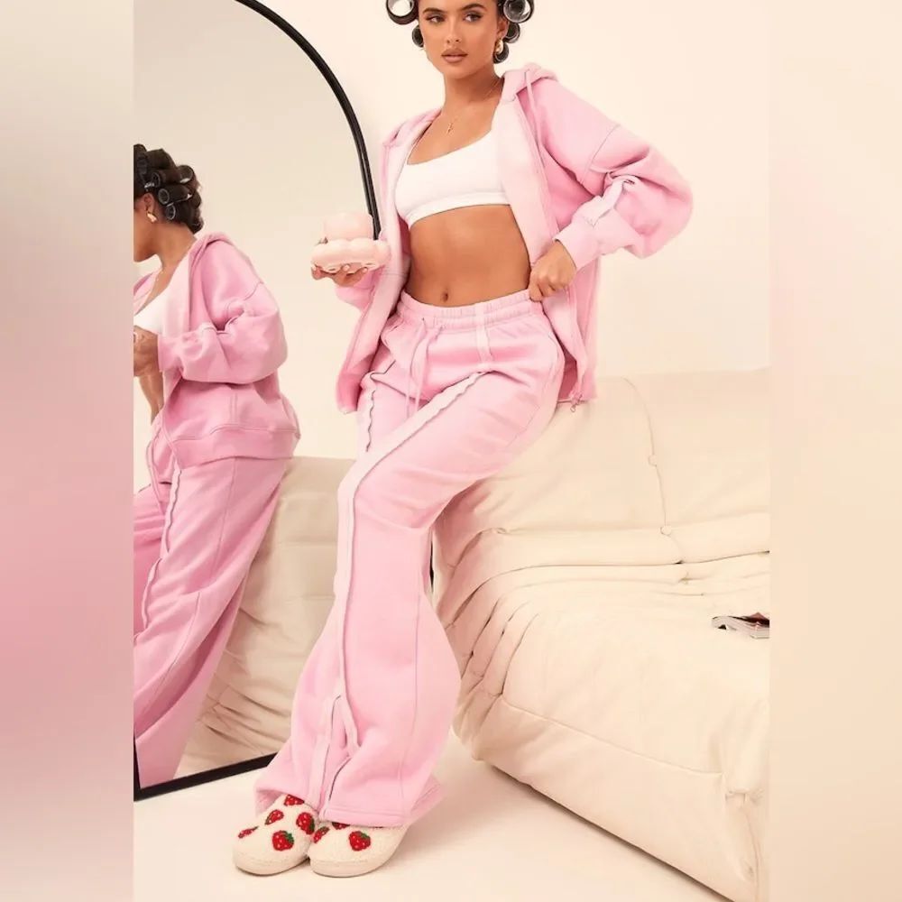 PrettyLittleThing Bubblegum Pink Wide Leg Sweatpants oversized
